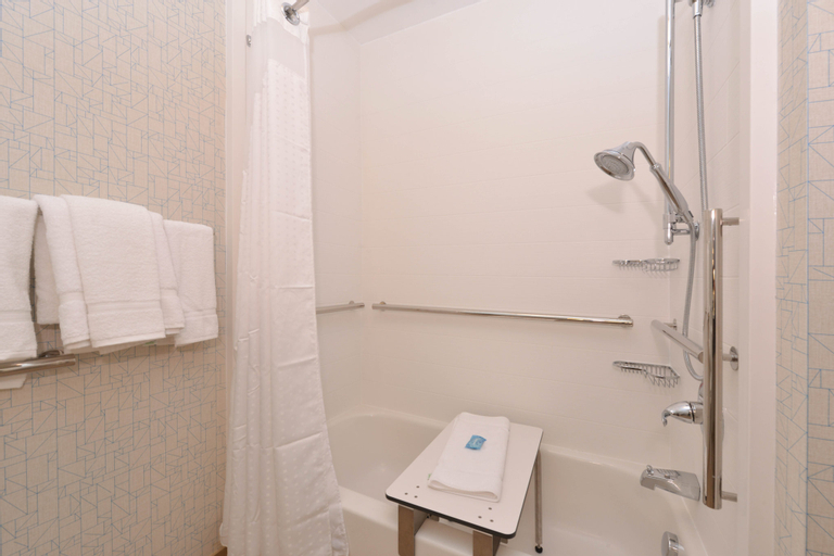 Bathroom 19