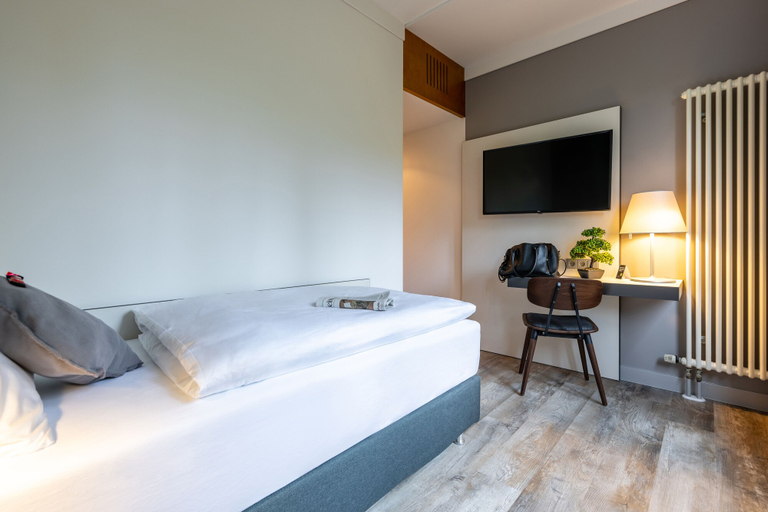 Bedroom 4, Coffee Fellows Hotel Leipheim Süd, Günzburg