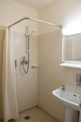 Bathroom 3, St George hotel, Medway