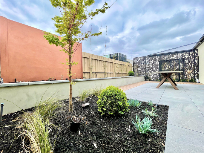 Exterior & Views, Platinum Rooms, Melton Bal