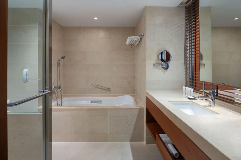 Bathroom 18