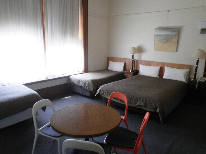 Bedroom 3, Princes Lodge Motel, Adelaide
