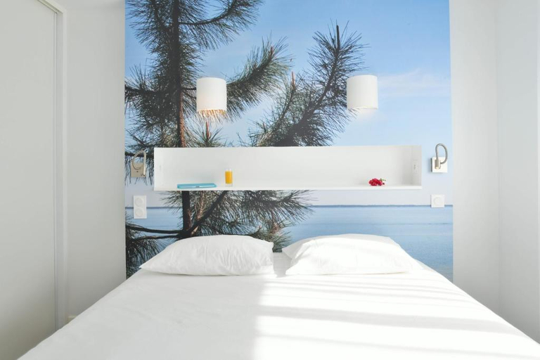 Bedroom 3, Logis Hotel les Vagues, Landes