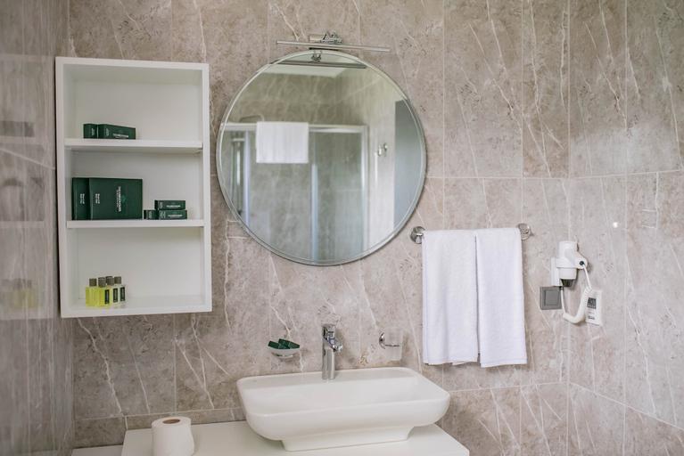 Bathroom, The Green Oasis Otel & Spa, Merkez