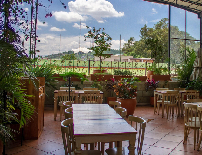 Food & Drinks 5, Los Pilares Hotel, Del Centro