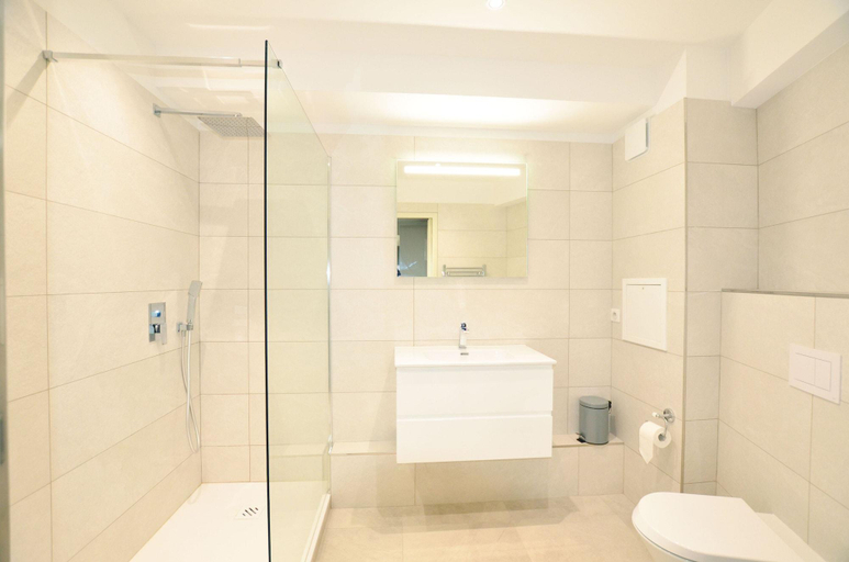 Bathroom 4, La Perle d'Eze Appart Hotel, Alpes-Maritimes