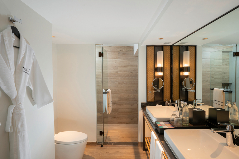 Bathroom 15