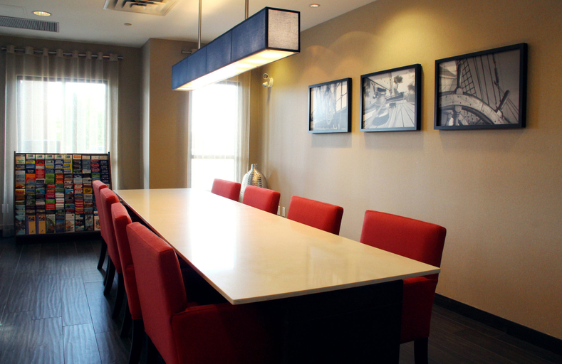 Business Facilities 2, Holiday Inn Express & Suites RIVERPORT RICHMOND by IHG, Greater Vancouver