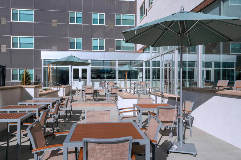 Food & Drinks 5, Element by Marriott Palmdale, Los Angeles