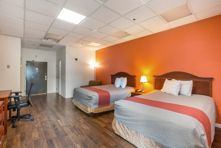 Bedroom 3, Motel 6 Atlanta Ga Stadium Se, Cobb
