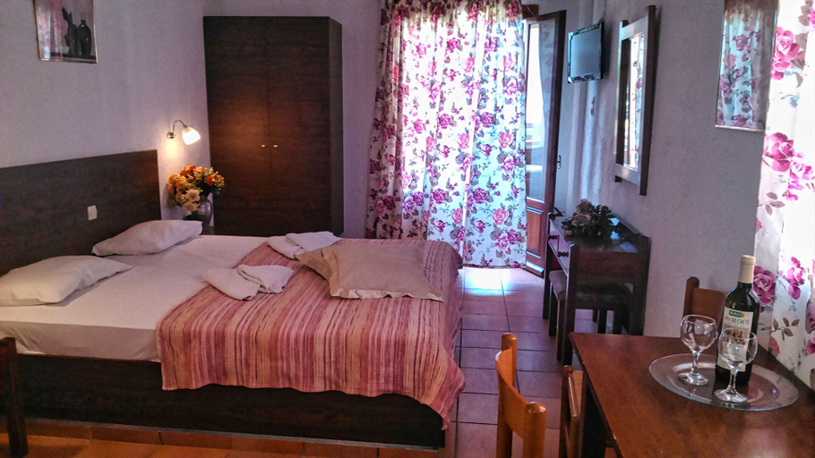 Bedroom 3, Fotula Studios, Crete