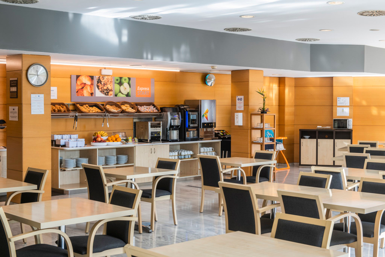 Food & Drinks 2, Holiday Inn Express BARCELONA - MONTMELO by IHG, Barcelona