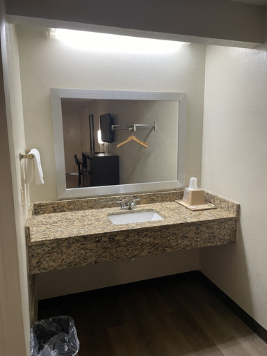 Bathroom 3, Royal Inn Motel, Spotsylvania
