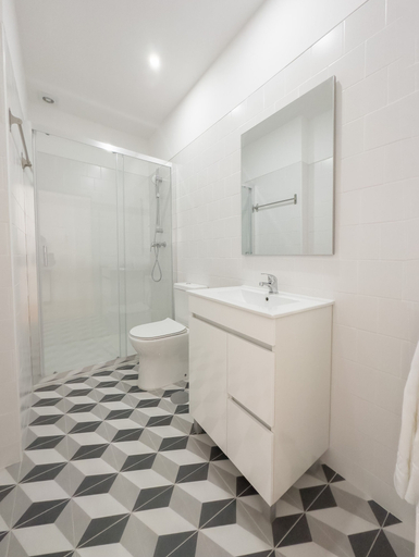 Bathroom, Vibrant Host - Bonfim, Porto