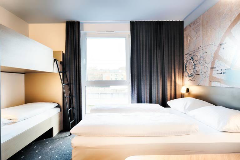Bedroom 4, B&B Hotel Bochum-City, Bochum