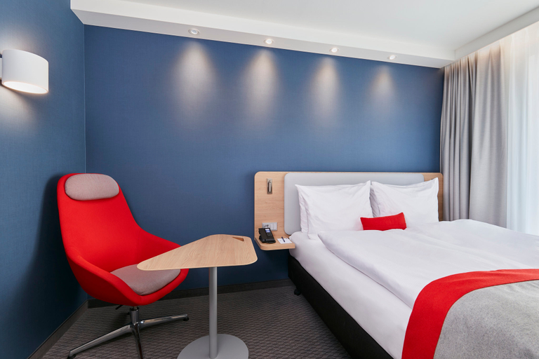 Bedroom 4, Holiday Inn Express BERLIN - ALEXANDERPLATZ by IHG, Berlin
