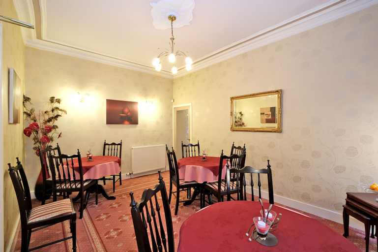 Food & Drinks 5, The Jays Guest House, Aberdeen