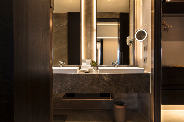 Bathroom 5, Hotel Valletta, Yilan