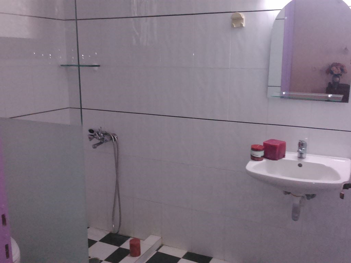 Bathroom 4, Fotula Studios, Crete