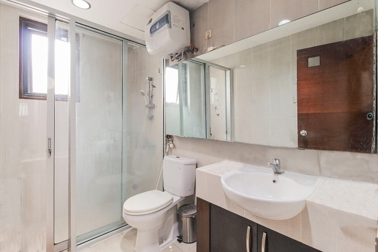 Bathroom 5, 2 bedroom Park Royale Executives Suite, Jakarta Pusat