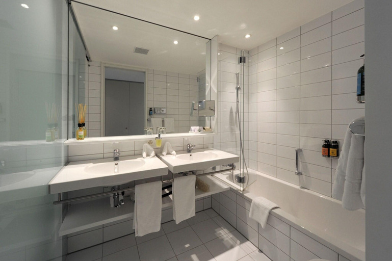 Bathroom 5, HERMITAGE Lake Lucerne, Luzern