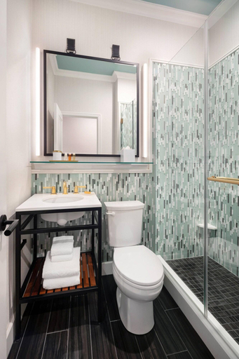 Bathroom 5, Courtyard by Marriott San Francisco Downtown/Van Ness Ave., San Francisco