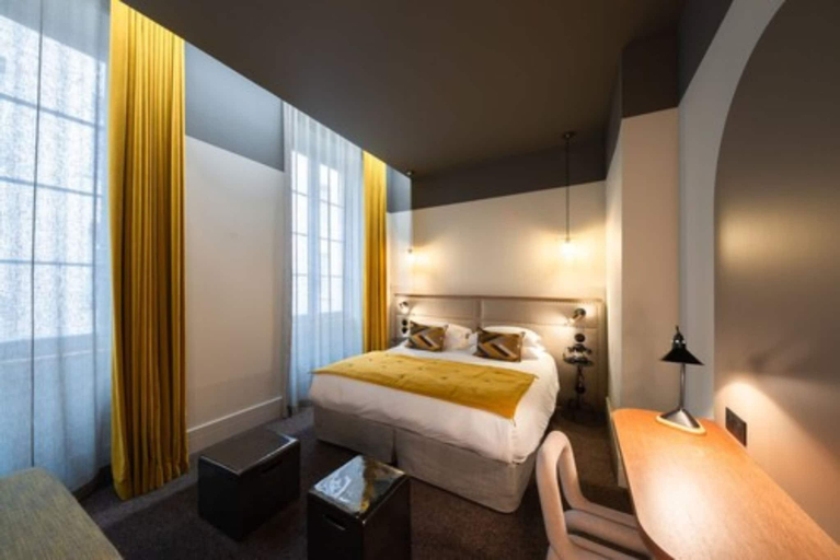 Bedroom 2, Hôtel De L'Abbaye, Rhône
