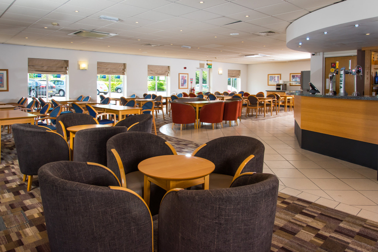 Food & Drinks 3, Holiday Inn Express GLOUCESTER - SOUTH by IHG, Gloucestershire