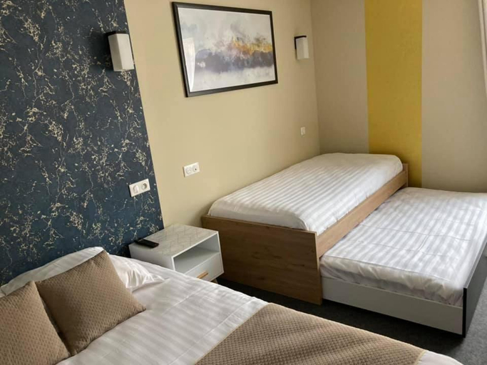 Bedroom 2, Hotel Des Voyageurs, Lozère