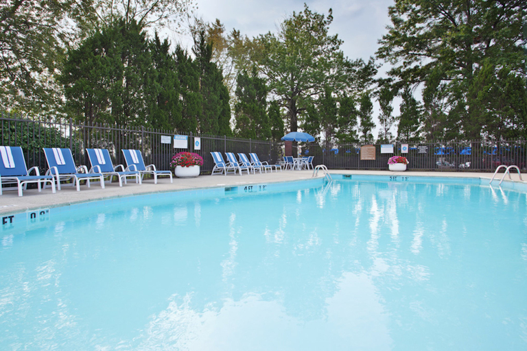 Sport & Beauty 2, Holiday Inn Express DETROIT-WARREN (GM TECH CTR) by IHG, Macomb