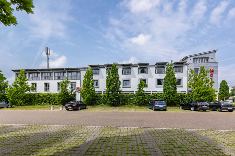 Exterior & Views 2, Coffee Fellows Hotel Leipheim Süd, Günzburg