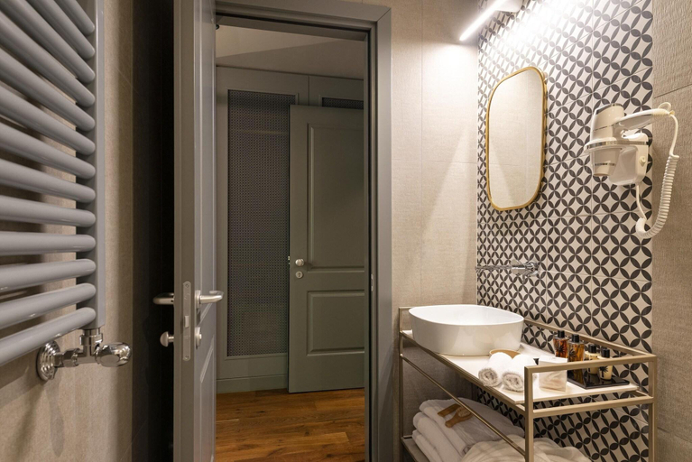 Bathroom 3, Loly Boutique Hotel, Rome