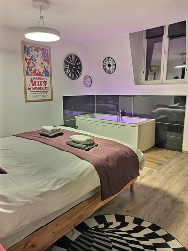 Bedroom 3, Les Appartements Fénelon, Nord