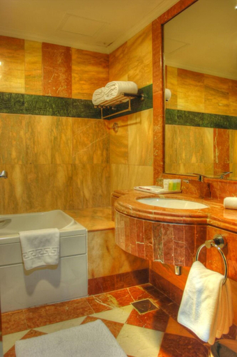 Bathroom 5, Sharjah Palace Hotel, Sharjah City
