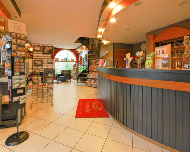 Public Area 2, Econo Lodge At The Falls North, Niagara