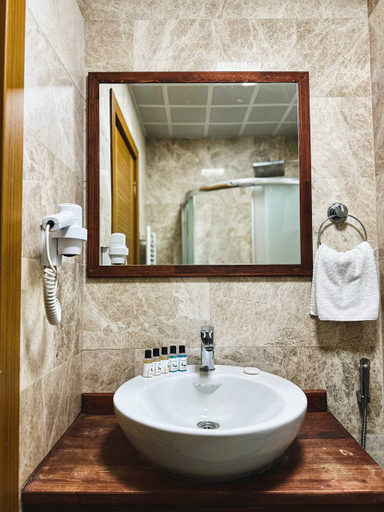 Bathroom 3, Yusra Apart Otel, Merkez