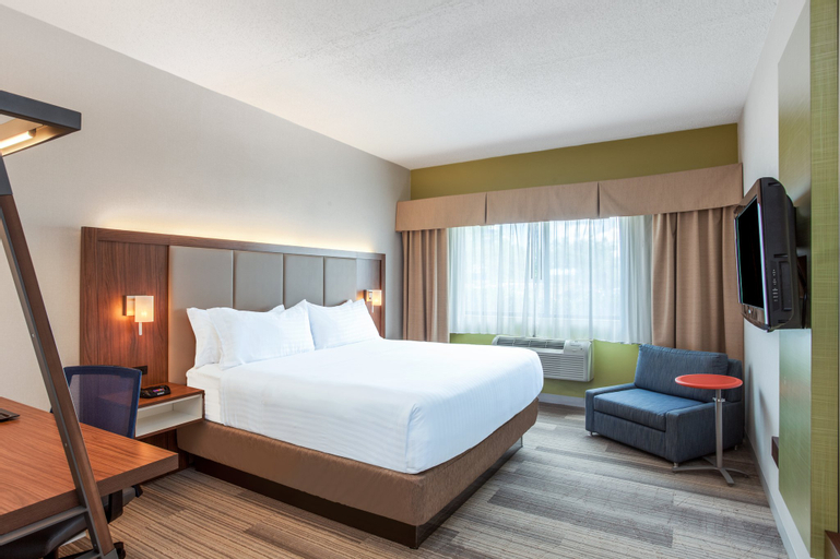 Bedroom 3, Holiday Inn Express HAUPPAUGE-LONG ISLAND, Suffolk