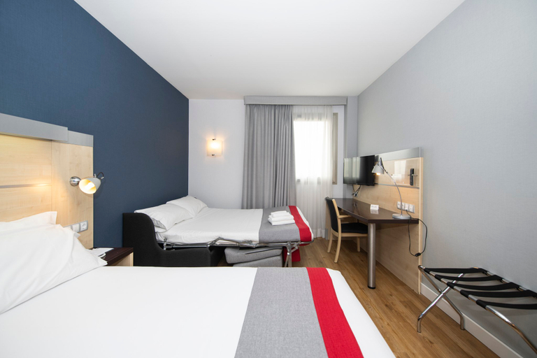 Bedroom 3, Holiday Inn Express BARCELONA - MOLINS DE REI by IHG, Barcelona