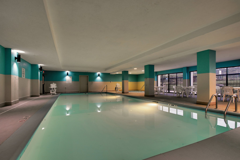 Sport & Beauty 2, Holiday Inn Express HORSE CAVE by IHG, Hart