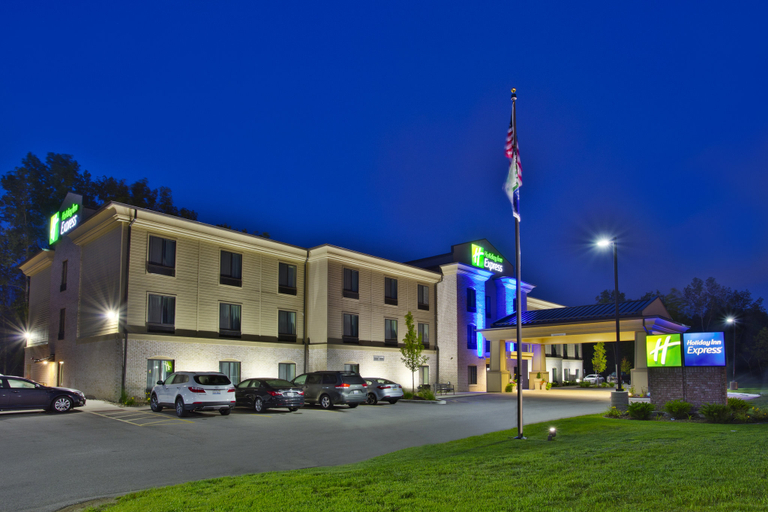 Exterior & Views