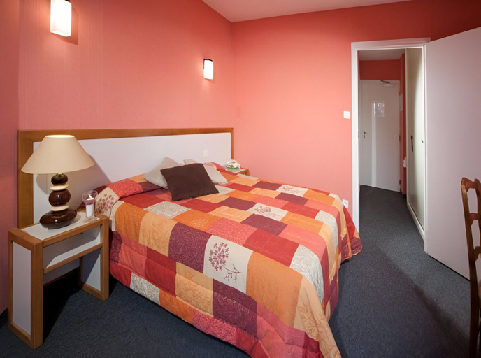 Bedroom 5, Hotel Des Voyageurs, Lozère