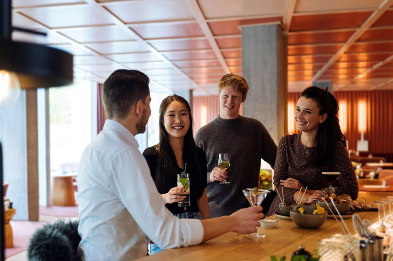 Food & Drinks 23