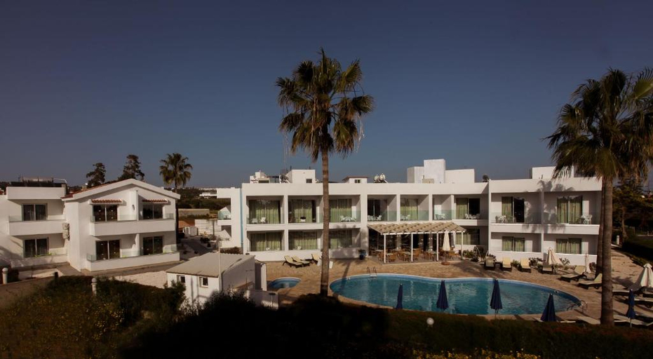 Exterior & Views 2, Bellini Htl