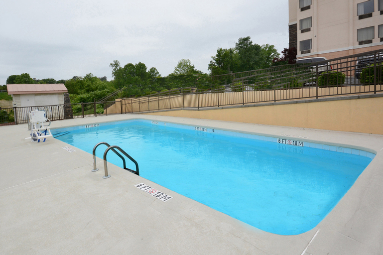 Holiday Inn Express & Suites GREENSBORO-(I-40 @ WENDOVER), Guilford