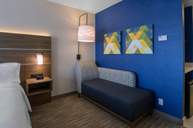 Bedroom 5, Holiday Inn Express & Suites NORTH BAY by IHG, Nipissing