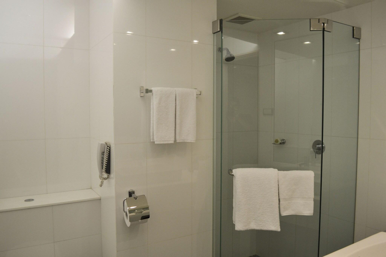 Bathroom 4
