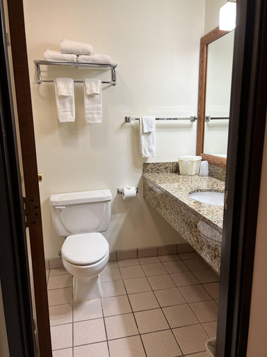 Bathroom 4, Serena Inn & Suites - Sundance, Crook