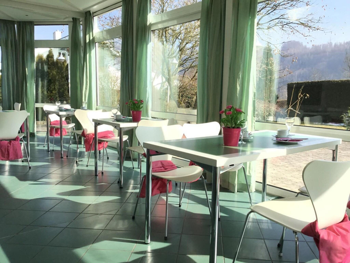 Food & Drinks 5, Garten Hotel Salzach Garni, Altötting
