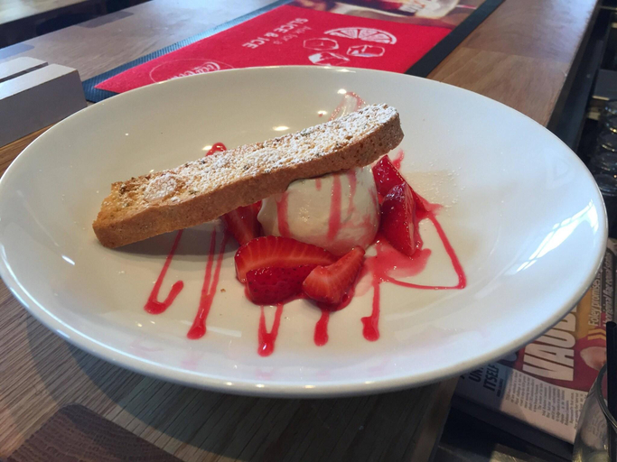 Food & Drinks 15