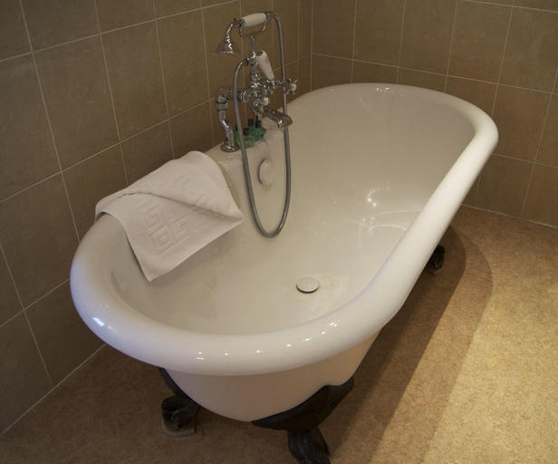 Bathroom 4, The Bulkeley Hotel, Anglesey